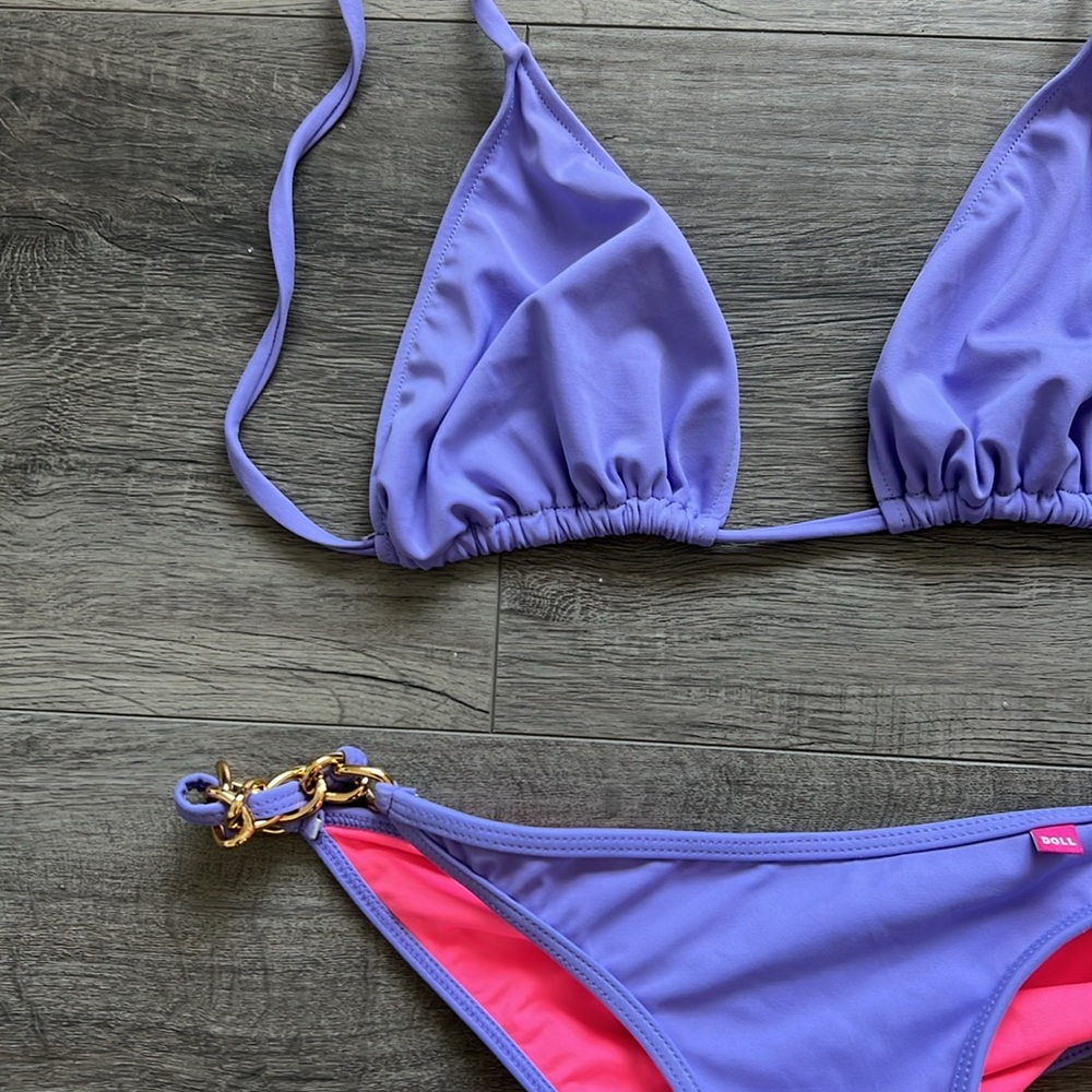 Bikinis - Picture 2 of 10